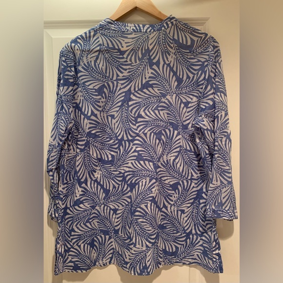 Light weight blue and white tunic - Picture 2 of 2